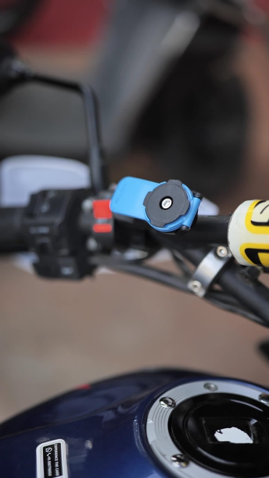 MOBI SMITH MOBILE HOLDER WITH DAMPNER