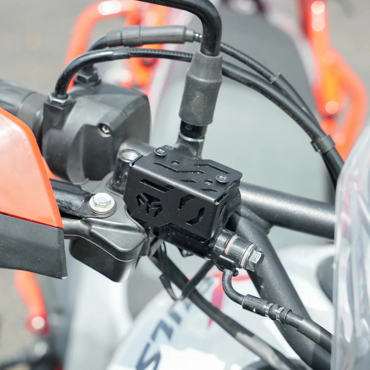 FRONT MASTER CYLINDER GUARD MS FOR XPULSE 210