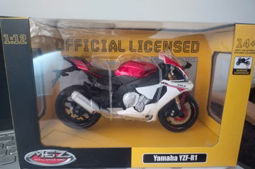Yamaha YZF R1 bike Diecast model white and red 1/12 scale
