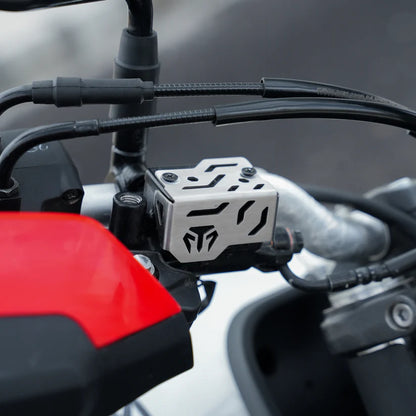 FRONT MASTER CYCLINDER GUARD SILVER FOR XPULSE 210