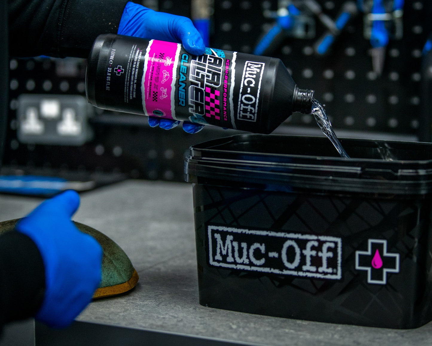 Muc Off Motorcycle Air Filter Cleaner 1L