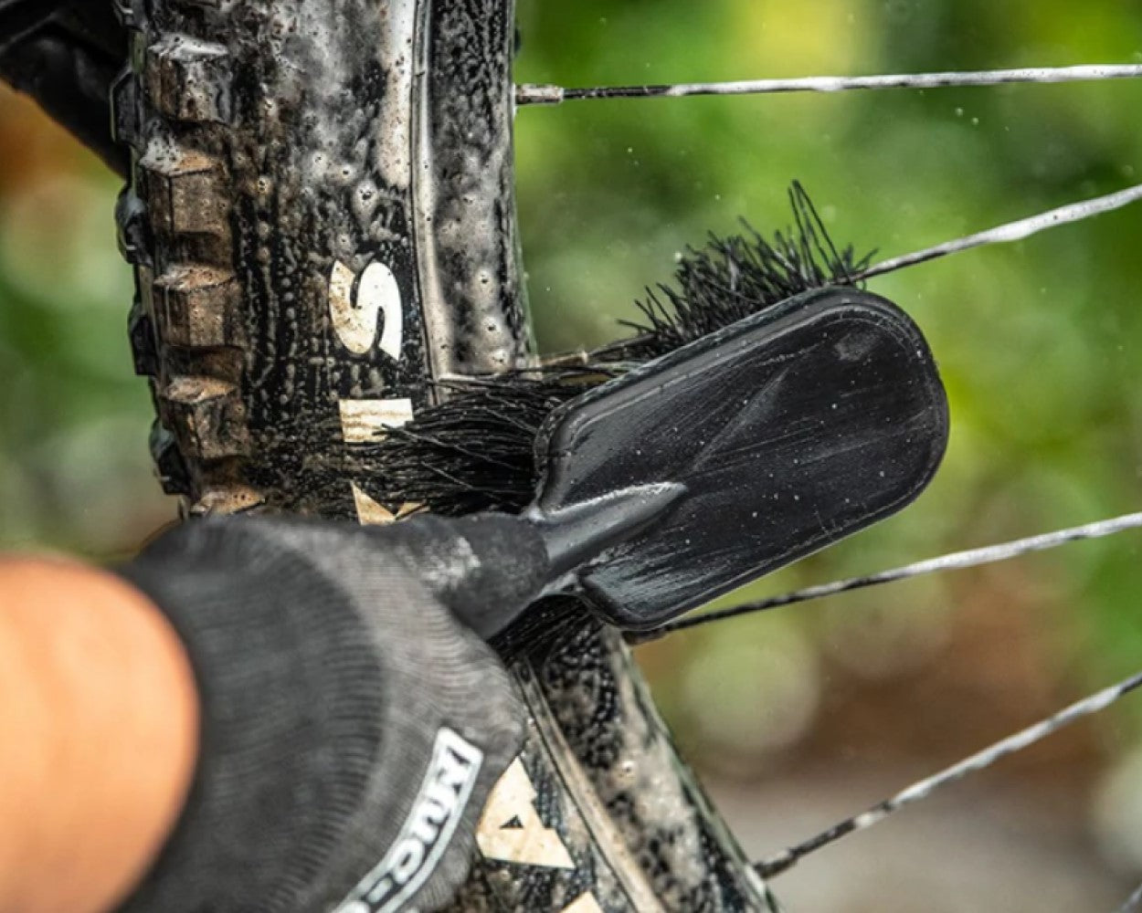 Muc Off Tire & Cassette Brush