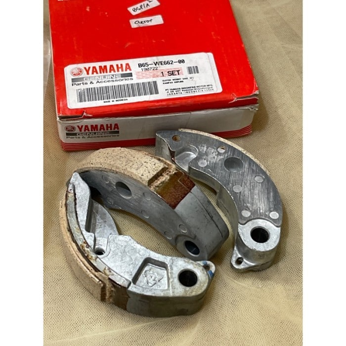 YAMAHA AEROX ORIGINAL PART B65-WE662-00 "CLUTCH WEIGHT SHOE"