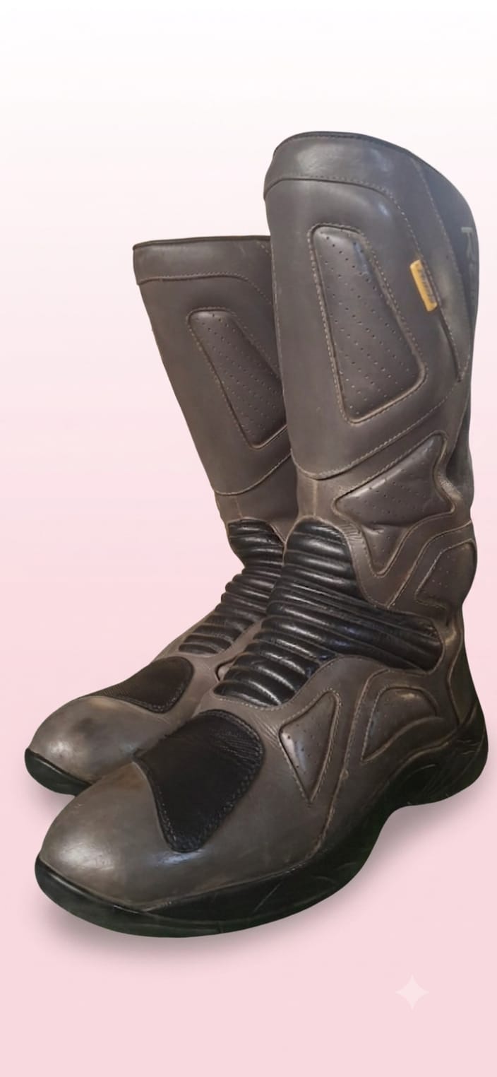 RAIDA EXPLORER LONG BOOTS ( MINOR DAMAGED AND DISCOLOUR) (MY-05/23)
