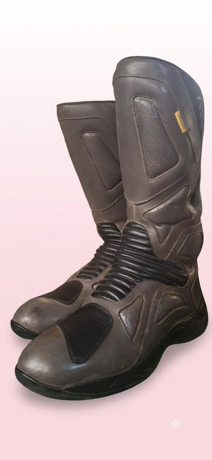 RAIDA EXPLORER LONG BOOTS ( MINOR DAMAGED AND DISCOLOUR) (MY-05/23)