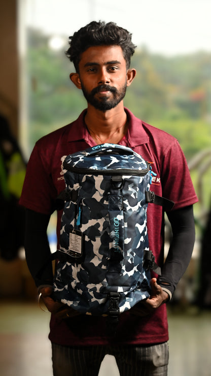 INFINITI DUFFLE BAG CAMO SMALL - 15LITRES