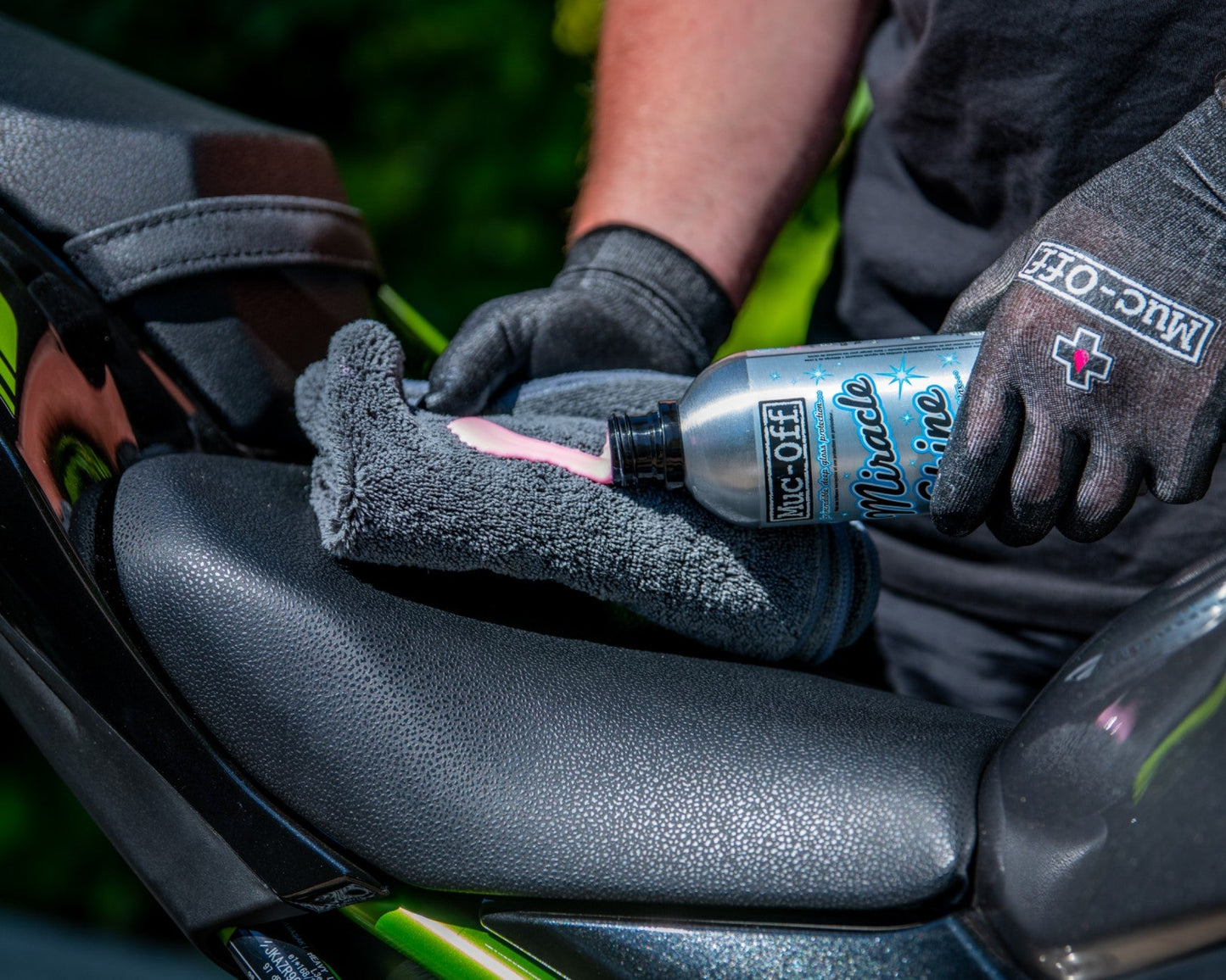 MUC OFF Miracle Shine Motorcycle Polish 500ml
