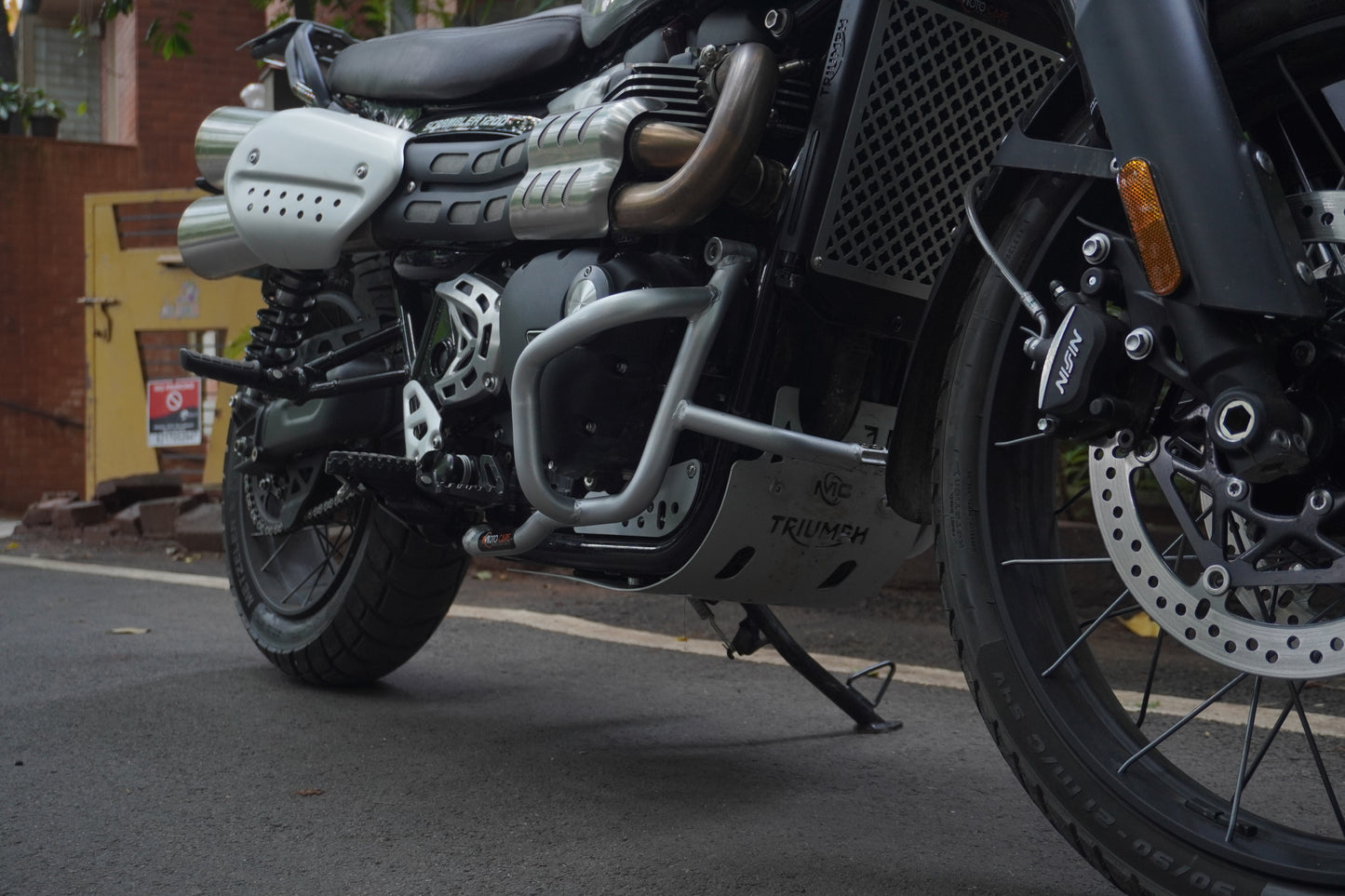 TRIUMPH SCRAMBLER 1200 ALUMINIUM SUMP GUARD WITH SIDE PLATES