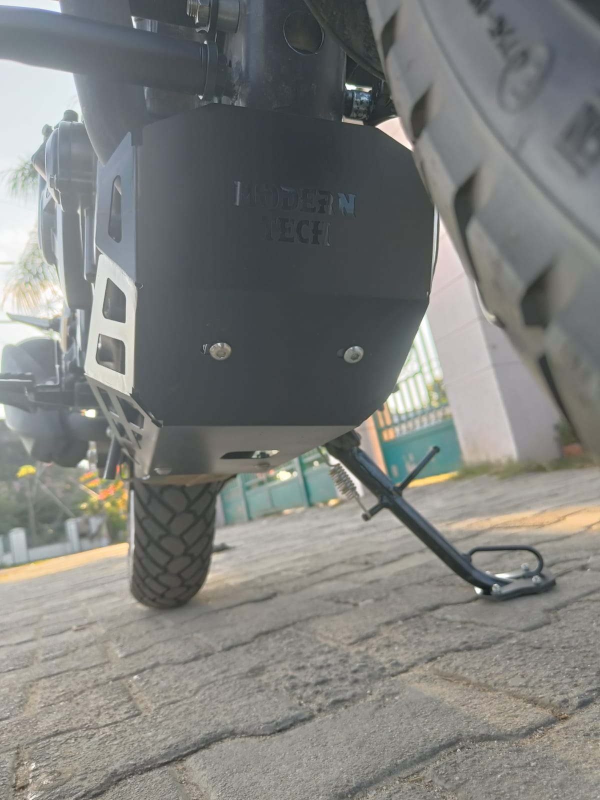 BASH PLATE / VSTROM