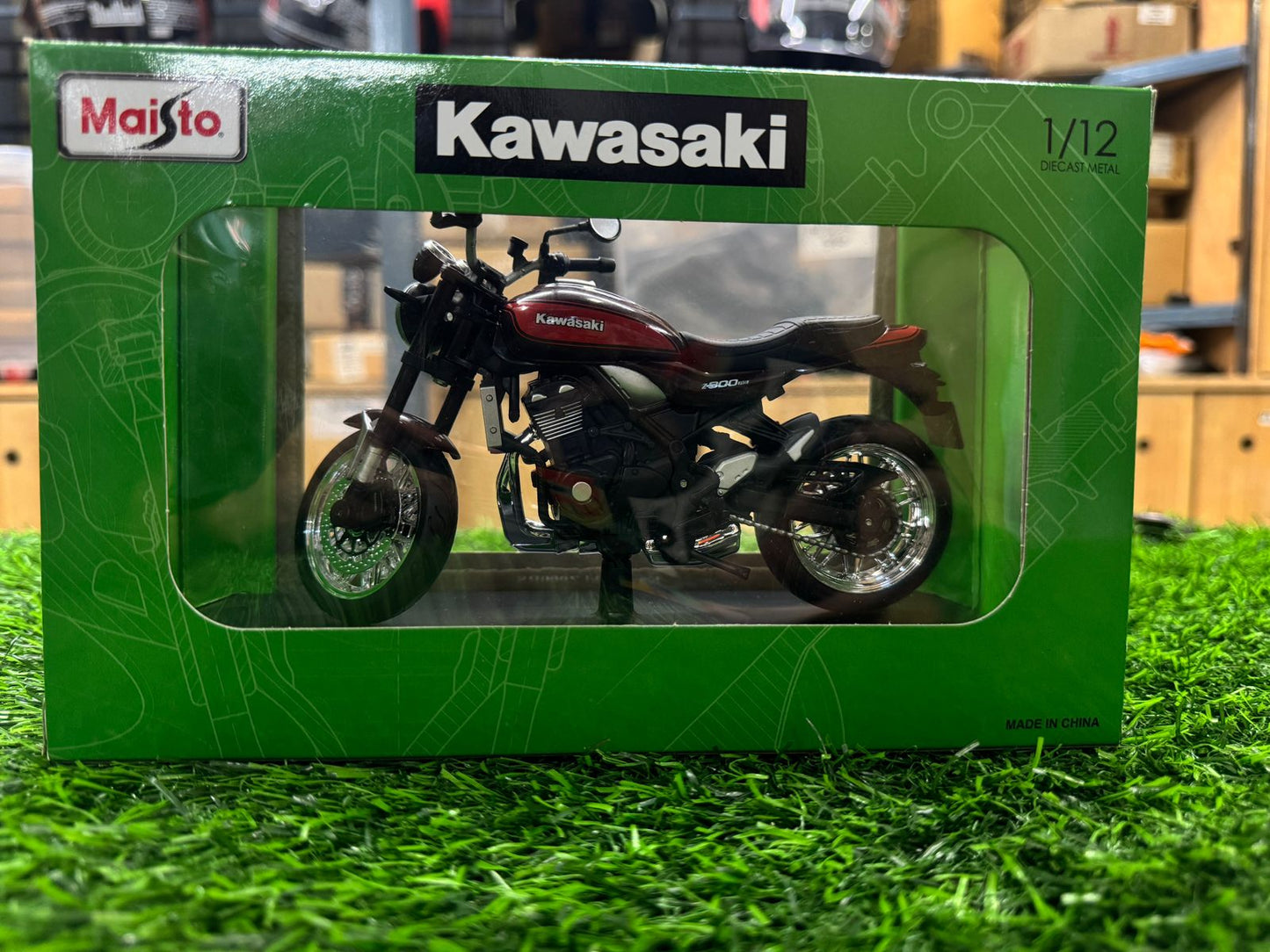 Kawasaki Z900 RS 1:12 Maisto licensed Scale Model bike collectible