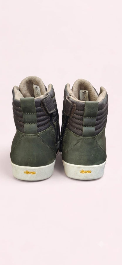 FALCO TENSHO GREEN RIDING BOOTS (MINOR TEXTURE DAMAGE)