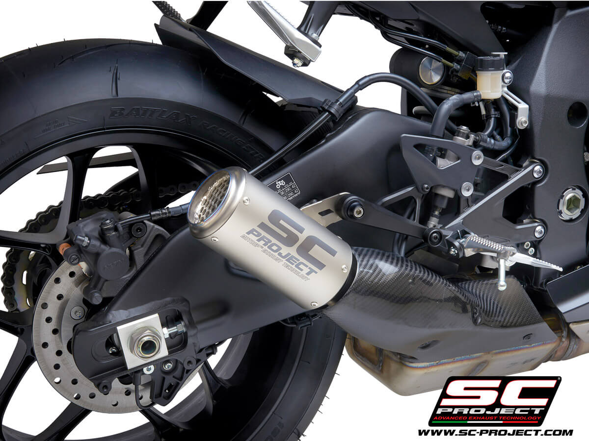 SC PROJECT CR-T EXHAUST FOR YAMAHA R1 (17-19)
