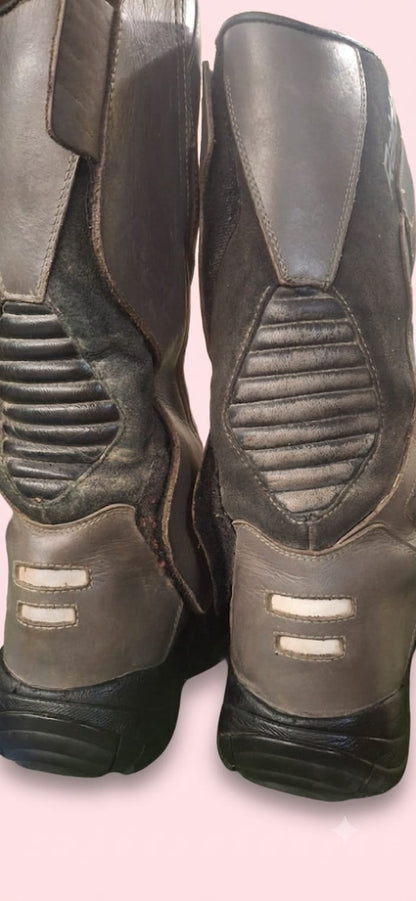 RAIDA EXPLORER LONG BOOTS ( MINOR DAMAGED AND DISCOLOUR) (MY-05/23)