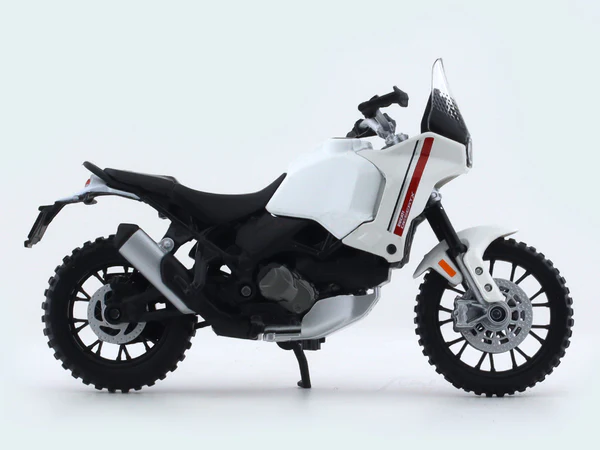 Ducati Desert X 1:18 Maisto licensed diecast scale Model bike collectible