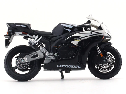 Honda CBR 1000RR 1:18 Maisto Scale Model bike collectible