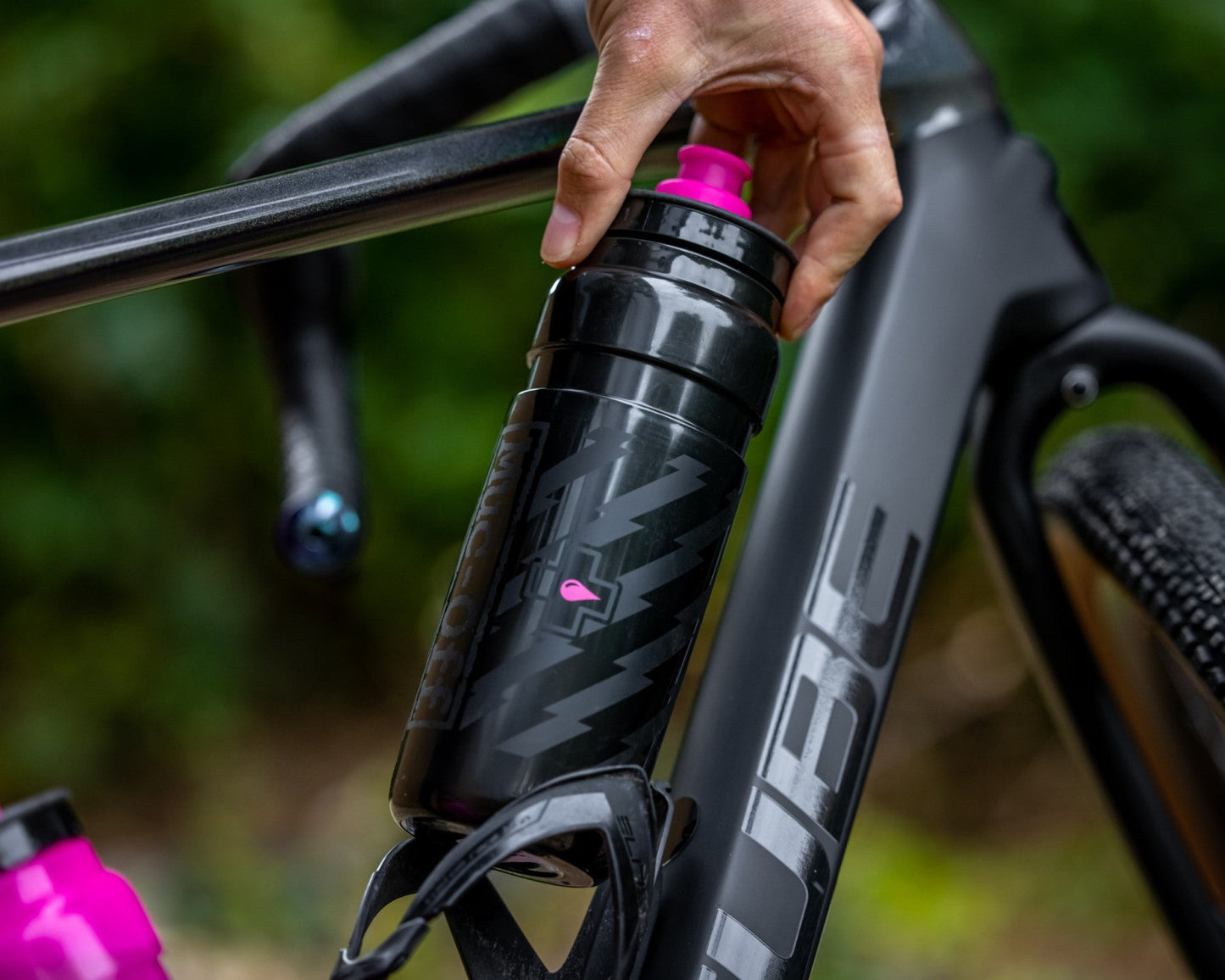 Muc Off Black Custom Fly Water Bottle 750ml